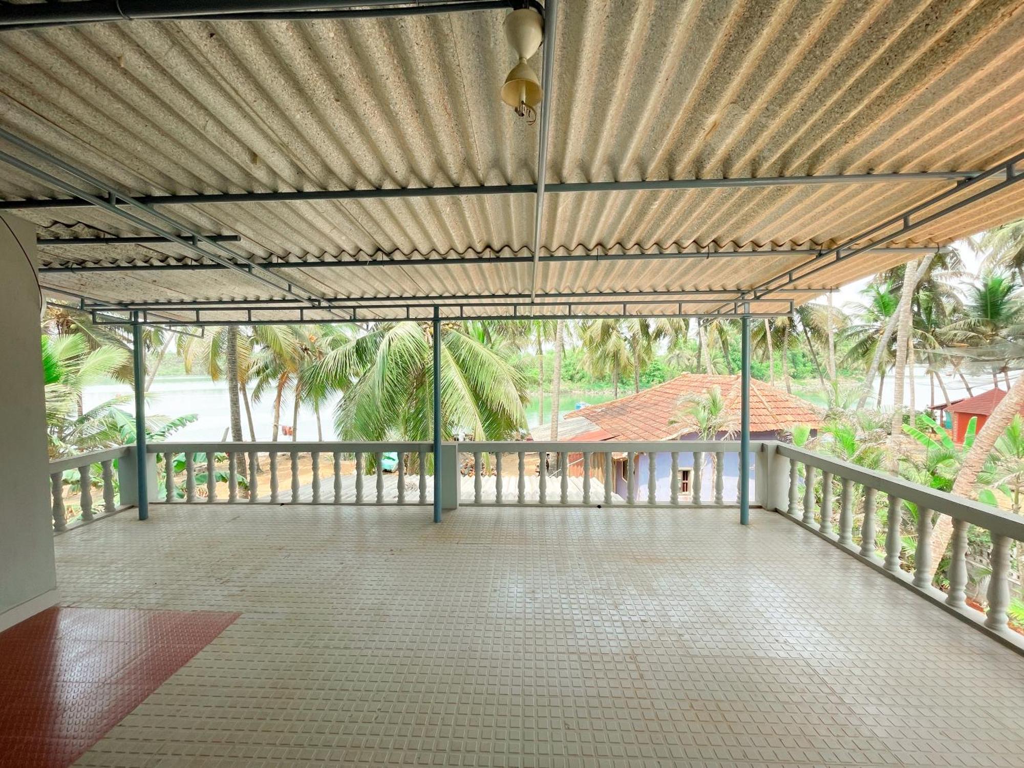 Gintara Beach Homestay By Evaddo Kalyānpur Exterior foto